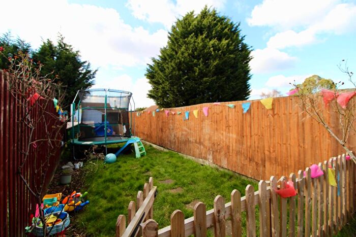 3 Bedroom Terraced House For Sale In Queens Road, Fletton, Peterborough, PE2