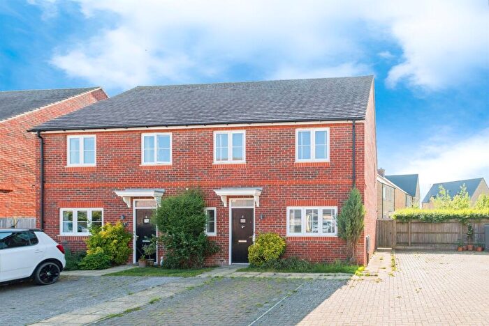 3 Bedroom Semi-Detached House For Sale In Vesey Court, Bampton, OX18