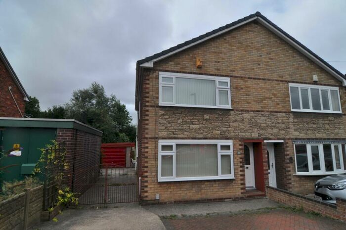 3 Bedroom Semi-Detached House To Rent In St Pauls Parade, Ardsley, S71