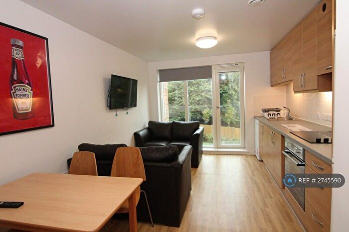 5 Bedroom Flat To Rent In Columbia Lodge, Southampton, SO16