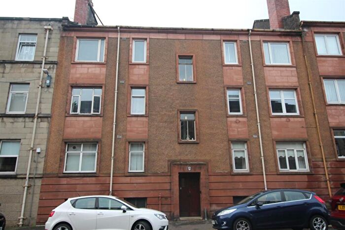 2 Bedroom Flat To Rent In South Street, Greenock, PA16