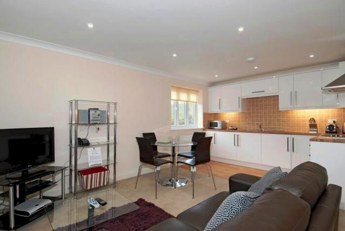 1 Bedroom Flat To Rent In Ashmead Close, Ashford, TW15