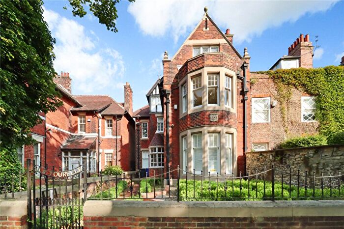 6 Bedroom End Of Terrace House For Sale In Westoe Village, South Shields, Tyne And Wear, NE33