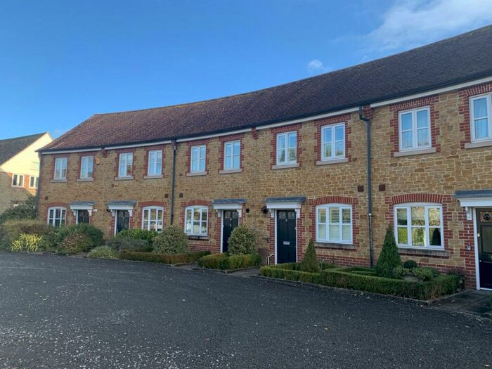 2 Bedroom Terraced House To Rent In The Rockeries, Midhurst, GU29