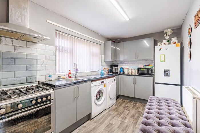 2 Bedroom Semi-Detached House For Sale In Providence Street, Batley, WF17