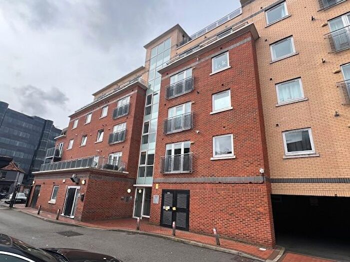 2 Bedroom Flat For Sale In High Street, Uxbridge, UB8