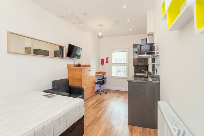 Studio To Rent In Osborne Terrace, Jesmond, Newcastle Upon Tyne, NE2