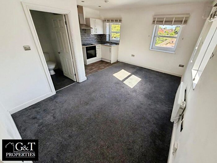 Apartment To Rent In Flat, Ray Court G Offmore Road, DY10