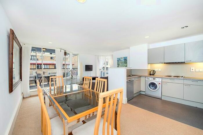 2 Bedroom Flat To Rent In Admirals Court, Horselydown Lane, London, SE1