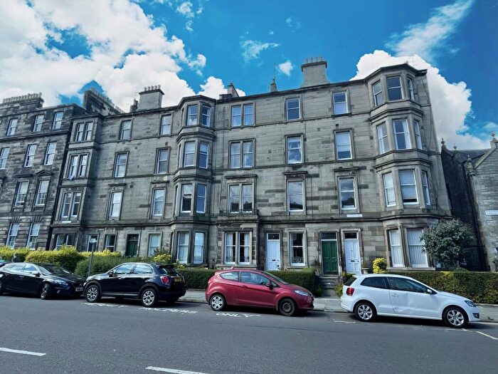 2 Bedroom Flat To Rent In Airlie Place, Edinburgh, EH3