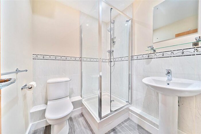 2 Bedroom Flat To Rent In Chartergate, Boltro Road, RH16