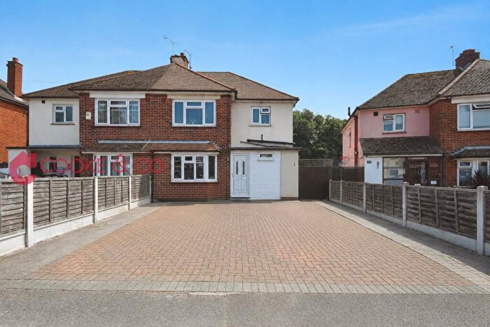 3 Bedroom Semi-Detached House For Sale In Hugin Avenue, Broadstairs, CT10