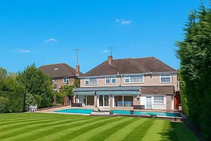 4 Bedroom Detached House For Sale In Duchy Road, Hadley Wood, EN4