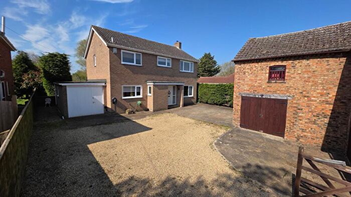 4 Bedroom Detached House For Sale In Lincoln Road, Ruskington, NG34