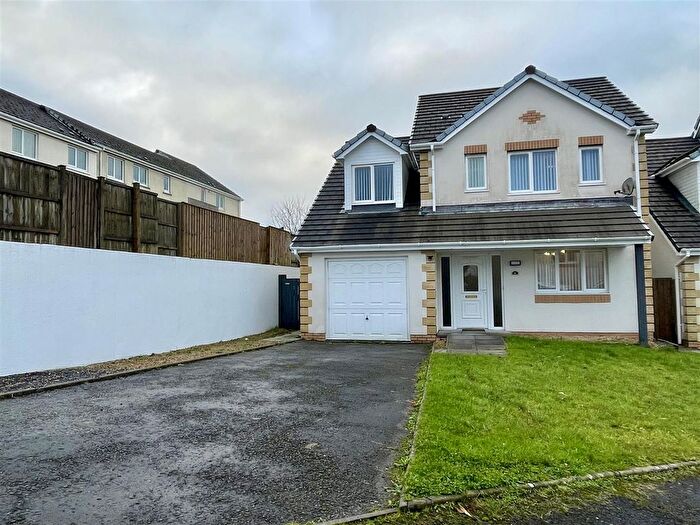 4 Bedroom Detached House For Sale In Craig Y Llety, Upper Tumble, Llanelli, SA14