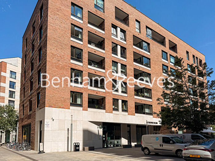 3 Bedroom Apartment To Rent In Rosewood Building, London, E2