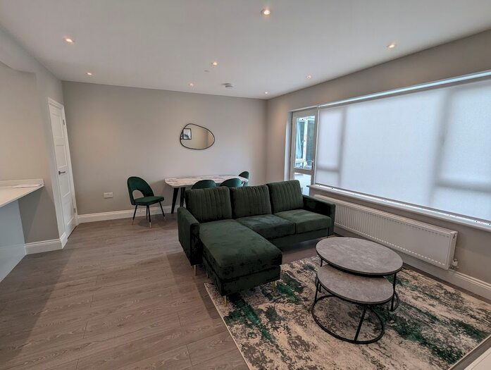 2 Bedroom Flat To Rent In Sunningfields Road, Hendon, NW4