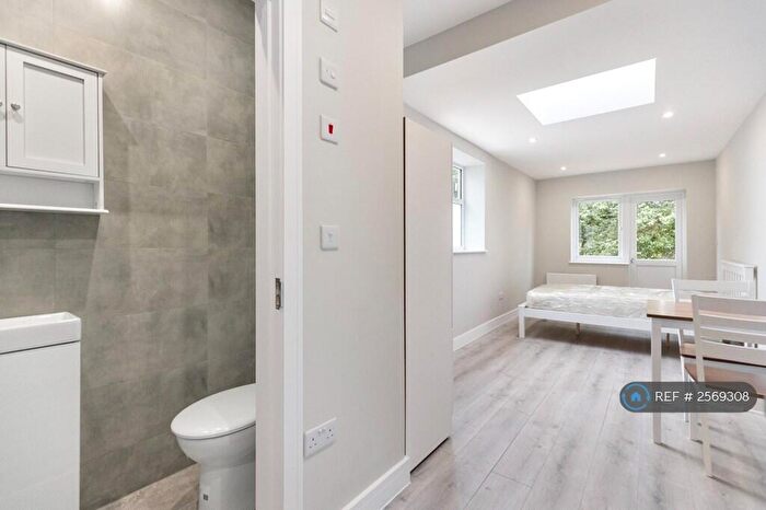 Studio To Rent In Sutton, Sutton, SM1