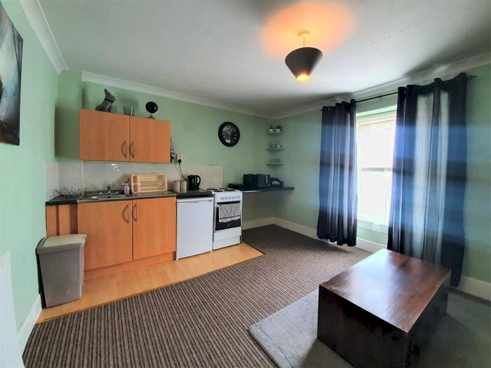 1 Bedroom Flat To Rent In Esplanade Road, Paignton, TQ4