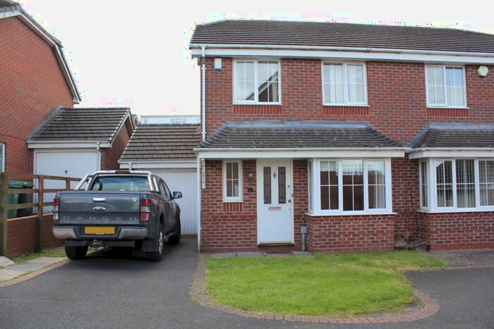 3 Bedroom Semi-Detached House To Rent In Wakeman Drive, Tividale, B69