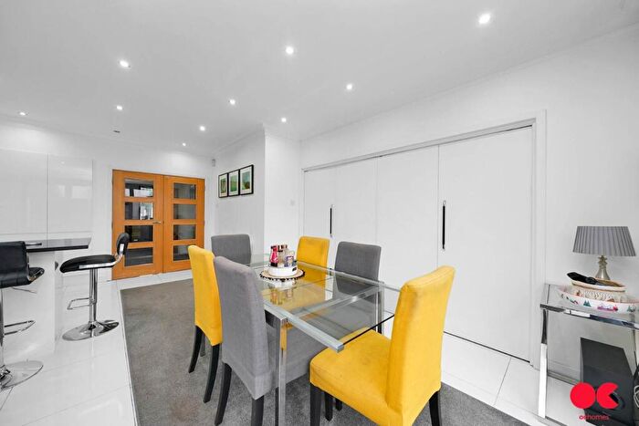4 Bedroom Detached House For Sale In Balgores Lane, Gidea Park, RM2
