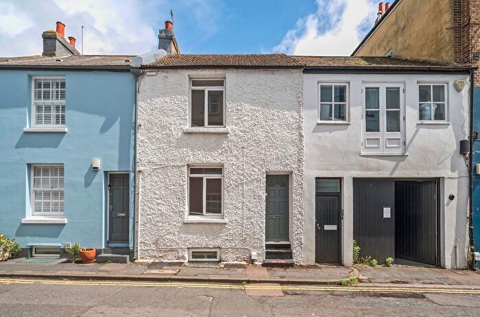 2 Bedroom Terraced House For Sale In Foundry Street, Brighton, East Sussex, BN1