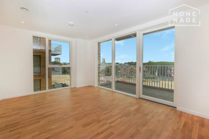 2 Bedroom Apartment To Rent In Kingswood Apartments, Waterline Way, Deptford, SE8