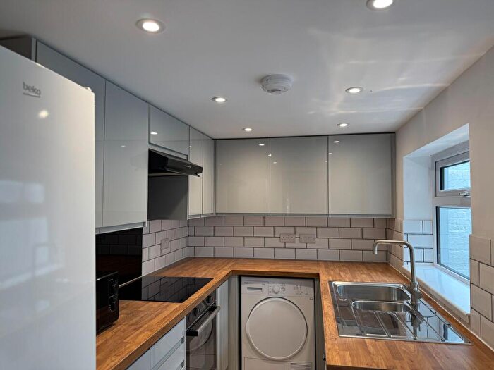 3 Bedroom House To Rent In Hoopern Street, Exeter, EX4