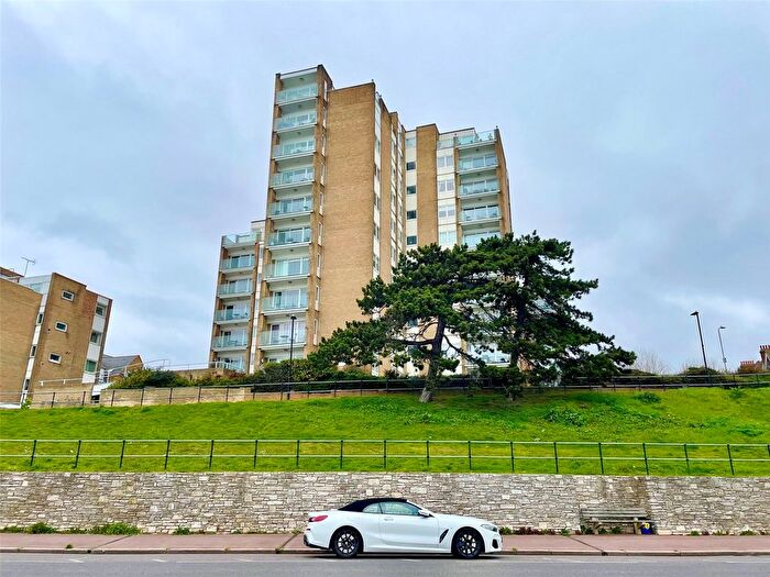 2 Bedroom Flat For Sale In Overcliff, Manor Road, Westcliff-On-Sea, Essex, SS0
