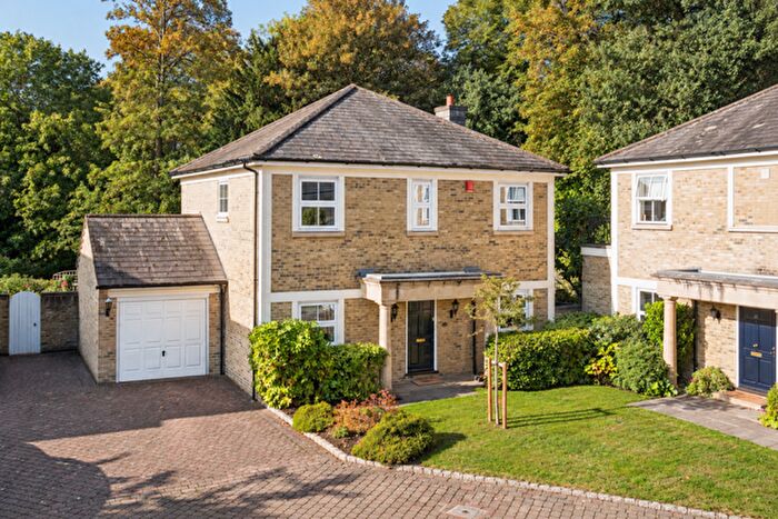 3 Bedroom Detached House For Sale In Orkney Court, Cliveden Road, Taplow, Buckinghamshire, SL6