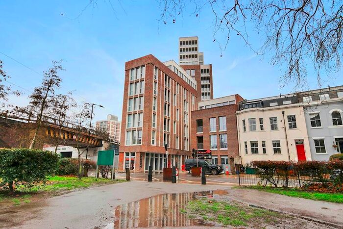 2 Bedroom Flat To Rent In Maple Path, London, E5