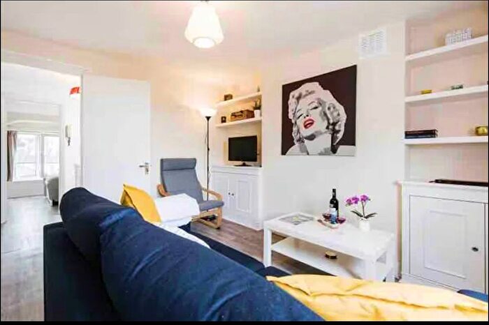 1 Bedroom Terraced House For Sale In Dawes Road, Fulham, SW6