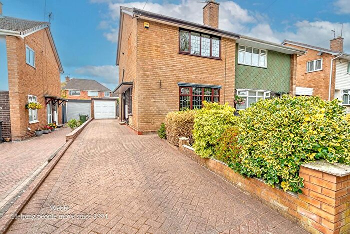 2 Bedroom Semi-detached House For Sale In Bush Grove, Walsall, WS3