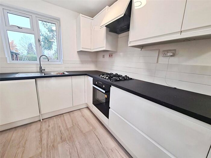 3 Bedroom Semi-Detached House To Rent In Warren Crescent, Southampton, Hampshire, SO16