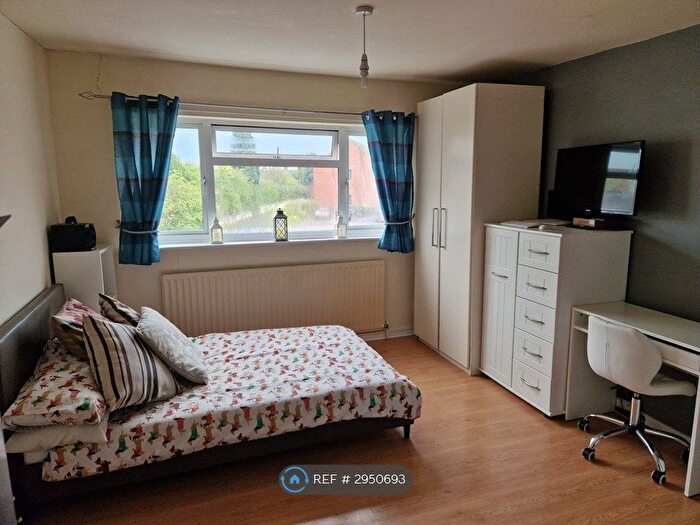 Studio To Rent In Handsacre, Rugeley, WS15