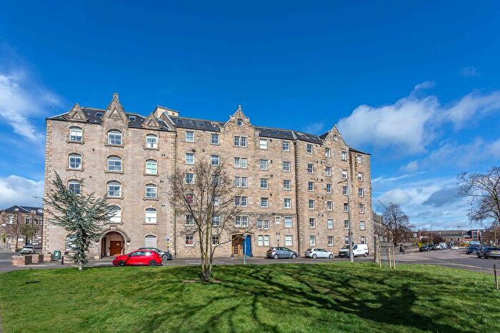 2 Bedroom Flat For Sale In / Johns Place, Edinburgh, EH6