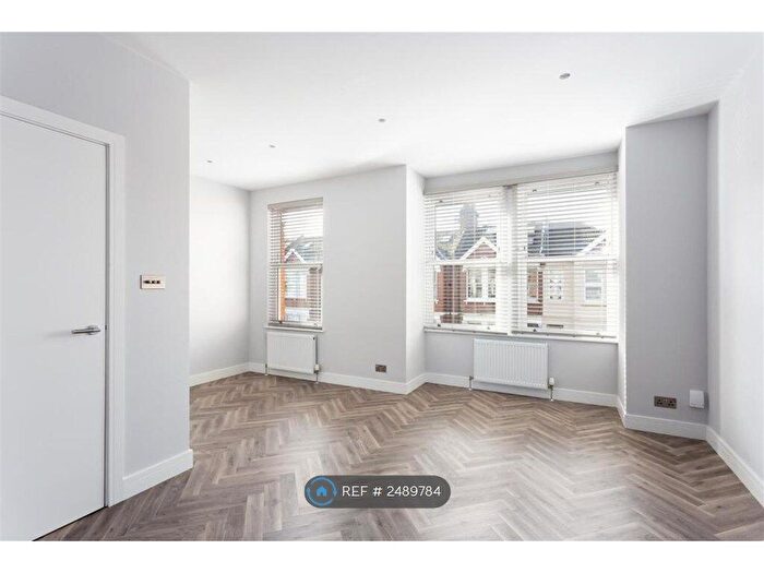 2 Bedroom Maisonette To Rent In Bollo Lane, London, W4