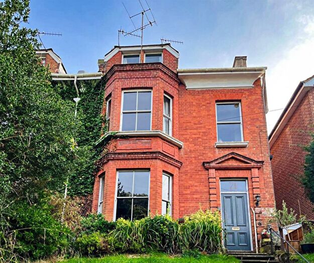 4 Bedroom Maisonette To Rent In Lower Park Road, Hastings, TN34