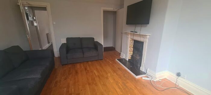 5 Bedroom Terraced House To Rent In Grimthorpe Terrace, Leeds, West Yorkshire, LS6