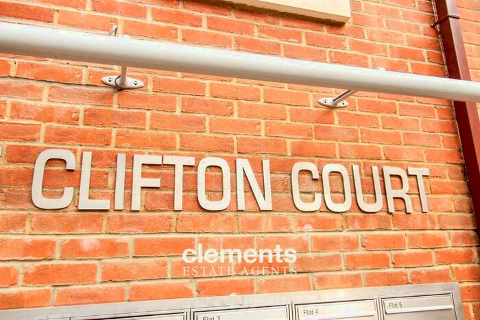 1 Bedroom Flat To Rent In Corner Hall, Hemel Hempstead, HP3