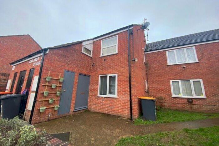 1 Bedroom Maisonette To Rent In Arlington Court, Bedford, MK40