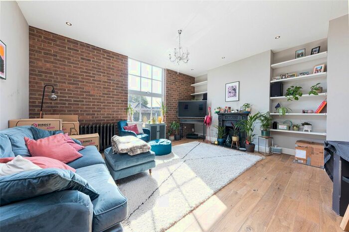 3 Bedroom Flat To Rent In Mortimer Road, London, N1