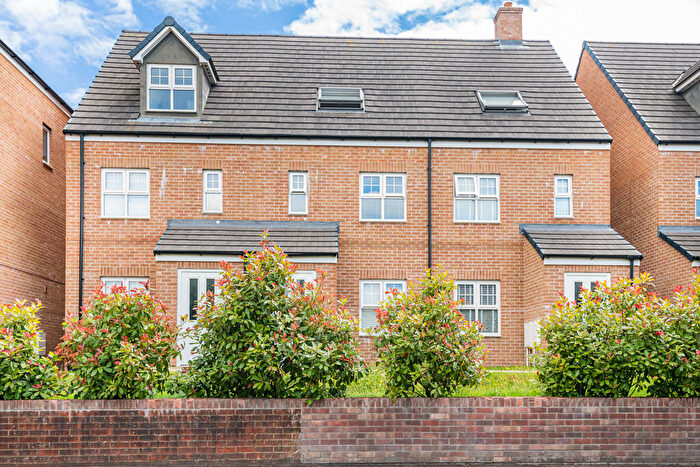 3 Bedroom Terraced House For Sale In Ware Road, Hertford, Hertfordshire, SG13