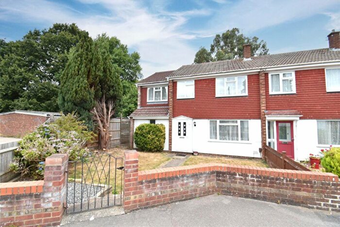 4 Bedroom Semi-Detached House To Rent In Union Street, Farnborough, Hampshire, GU14
