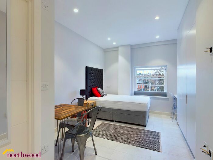 1 Bedroom Studio To Rent In Horse Fair, Banbury, OX16