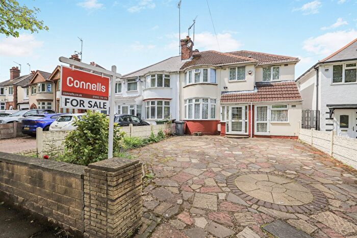 5 Bedroom Semi Detached House For Sale In Warstones Road, Penn, Wolverhampton, WV4