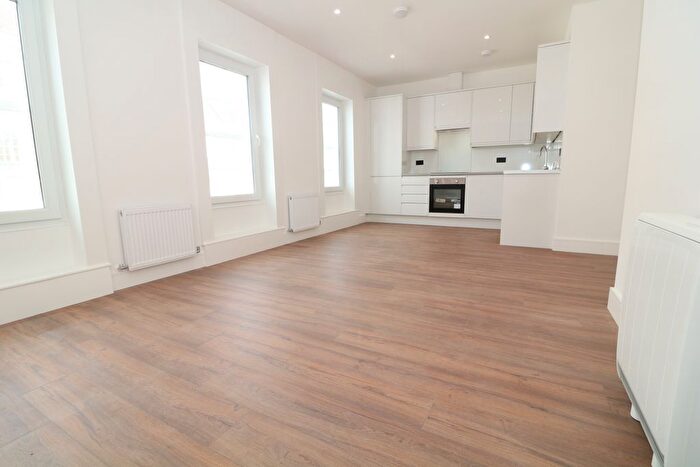 1 Bedroom Flat To Rent In High Street, Dorking, RH4