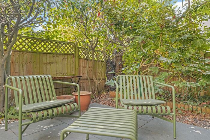 1 Bedroom Flat For Sale In Forburg Road, Stoke Newington, N16
