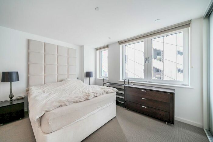 2 Bedroom Apartment To Rent In Eagle Point, City Road, London, EC1V