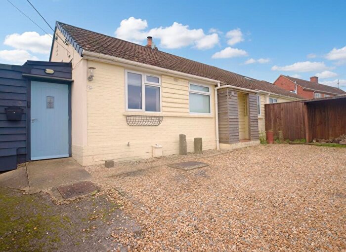 2 Bedroom Semi-Detached Bungalow For Sale In East Woodyates, Salisbury, SP5